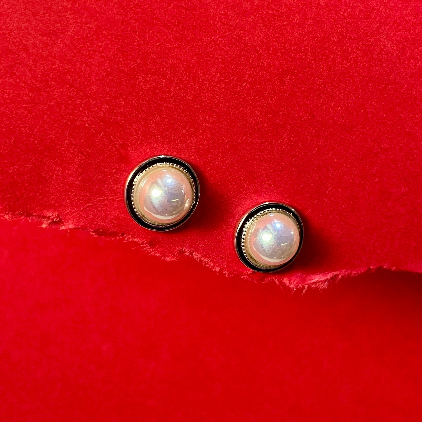 Pearl studs